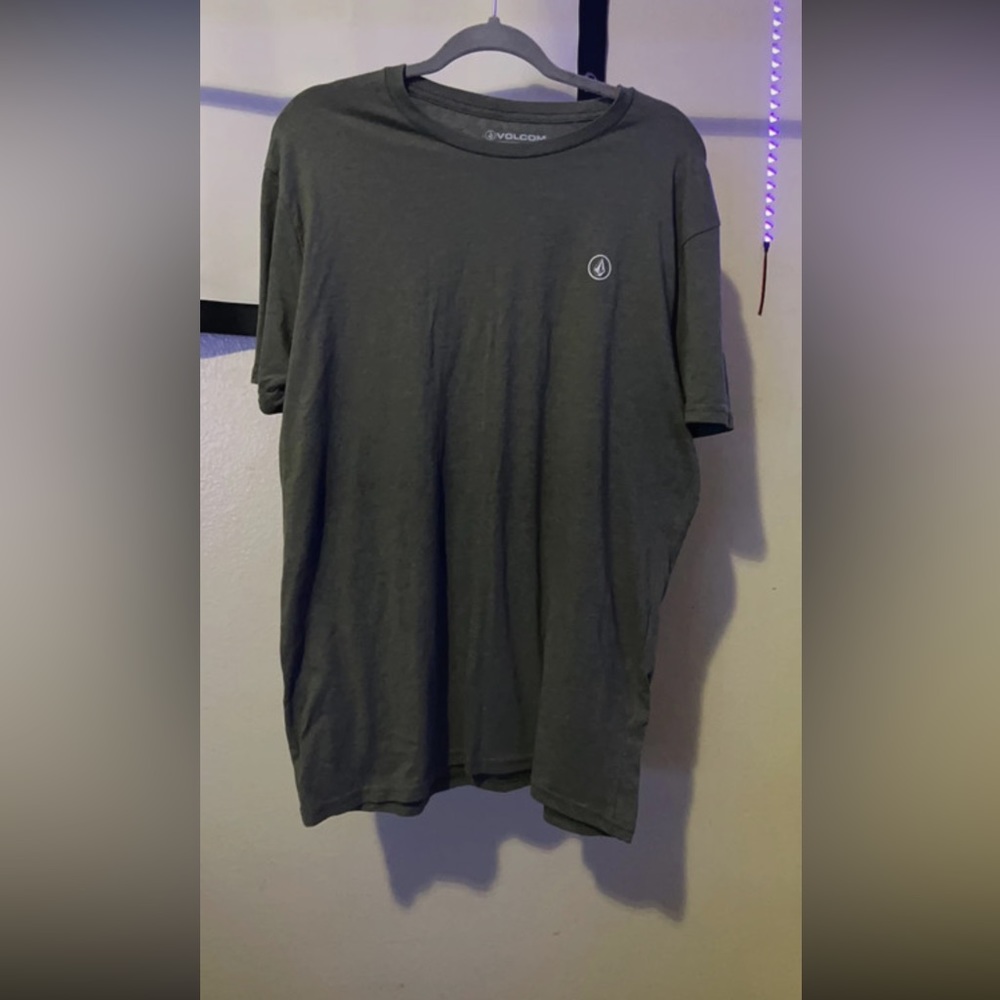 Volcom t shirt light green shirt large size